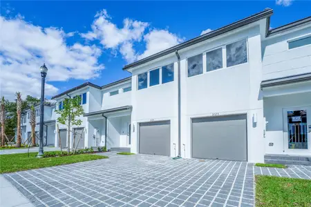 New construction Townhouse house 5125 Sw 37Th St, Pembroke Park, FL 33023 - image