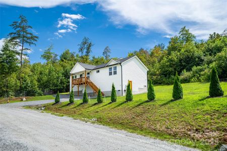 New construction Single-Family house 100 S Vineyard Village Dr, Old Fort, NC 28762 - image