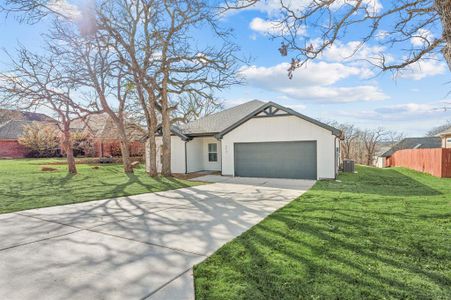 New construction Single-Family house 217 Shady Oaks Dr, Runaway Bay, TX 76426 - image 17