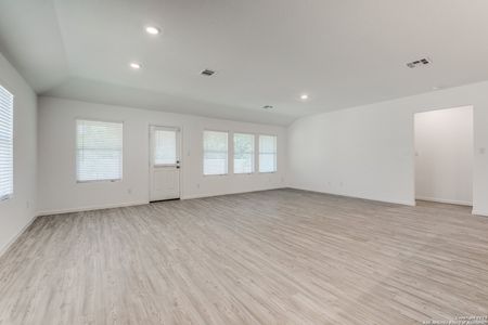 New construction Single-Family house 15031 S Nettleton Ml, San Antonio, TX 78254 null- photo 19 19