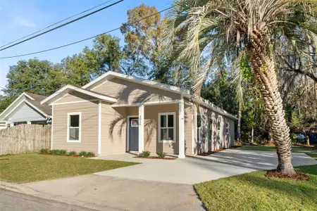 New construction Single-Family house 2016 Ne 3Rd Ave, Gainesville, FL 32641 - image