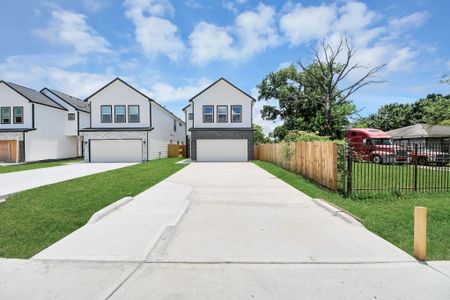 New construction Single-Family house 769 Marjorie St, Houston, TX 77088 - image