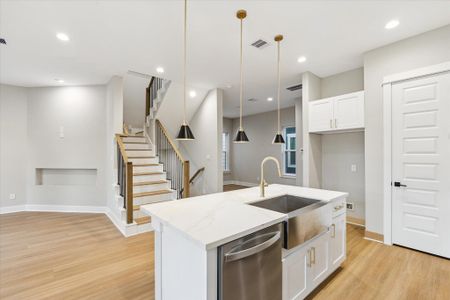 New construction Single-Family house 812 Thornton St, Unit D, Houston, TX 77018 - image 7