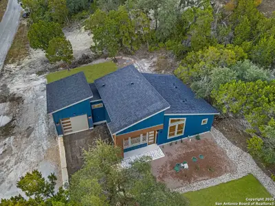 New construction Single-Family house 712 Firefly Dr, Canyon Lake, TX 78133 - image