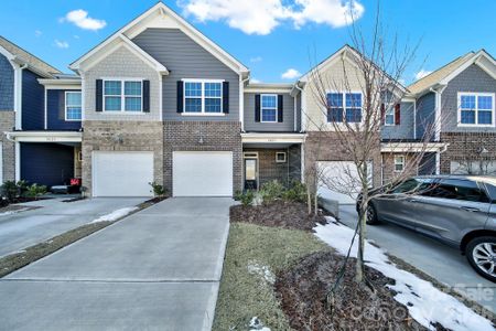 New construction Townhouse house 8027 Scarlet Maple Ln, Fort Mill, SC 29708 - image