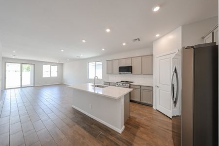 New construction Single-Family house 22726 N 182 Ln, Surprise, AZ 85387 plan Wren - image 8