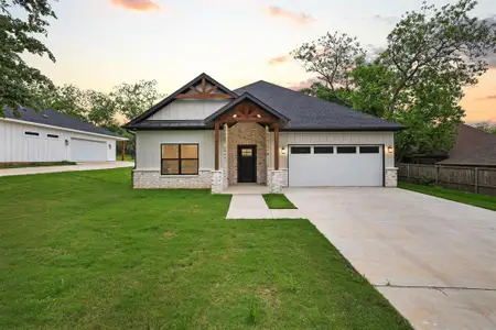 New construction Single-Family house 1838 S Park Ave, Denison, TX 75020 - image