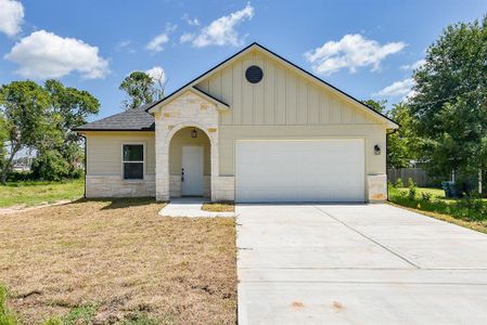 New construction Single-Family house 145 W Jackson Street, West Columbia, TX 77486 - photo 0