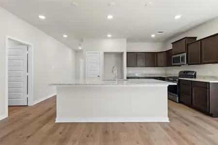 New construction Single-Family house 3021 Pampaneria Dr, Conroe, TX 77301 - image 6