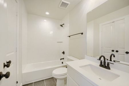 New construction Single-Family house 9912 Oak Glade Dr, Denton, TX 76207 plan 1566 - image 16