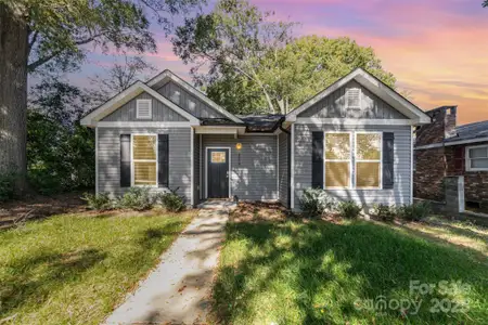 New construction Single-Family house 204 E Page Ave, Gastonia, NC 28052 - image