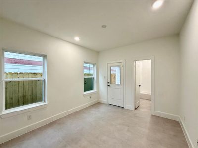 New construction Single-Family house 923 Fisher St, Unit A, Houston, TX 77018 - image 15