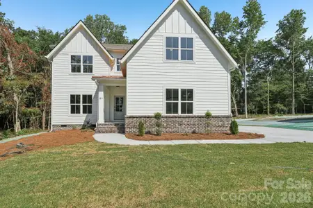 New construction Single-Family house 2311 Chateau Ct, Matthews, NC 28105 - image