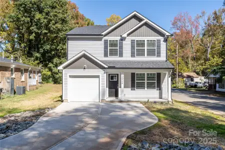 New construction Single-Family house 3024 Seymour Dr, Charlotte, NC 28208 - photo 0