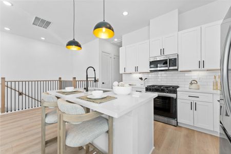 New construction Single-Family house 3105 Jensen Dr, Unit C, Houston, TX 77026 - image 19
