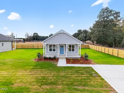 New construction Single-Family house 609 W Godwin St, Dunn, NC 28334 - image