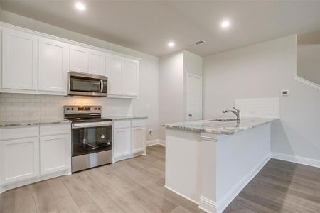 New construction Townhouse house 6815 Robert Reed Dr, Arlington, TX 76001 - image 10