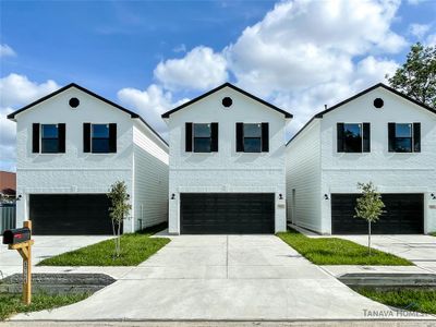 New construction Single-Family house 7999 Joy Street, Houston, TX 77028 - photo 0