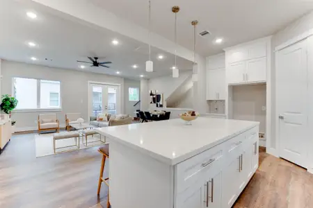 New construction Single-Family house 1422 W 34Th 1/2 St, Houston, TX 77018 - image 8