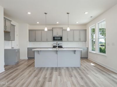 New construction Single-Family house 625 Hipwood Dr, Zebulon, NC 27597 plan Burton - image 9