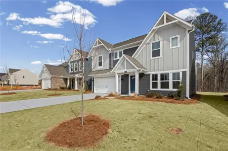 New construction Single-Family house 847 Crystal Lake Pkwy, Hoschton, GA 30548 - image