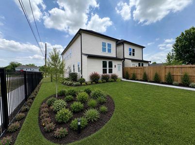 New construction Single-Family house 5921 Eastland St, Houston, TX 77028 - image