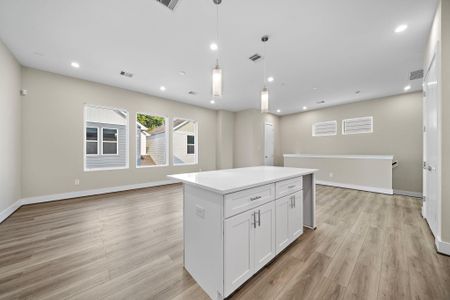 New construction Single-Family house 9 Wellford St, Unit A, Houston, TX 77022 - image 9