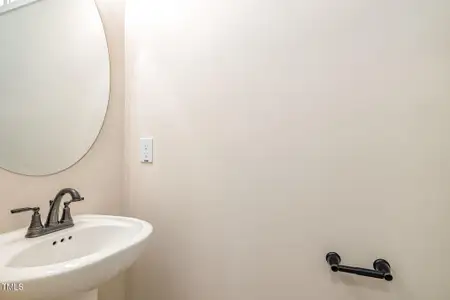 New construction Single-Family house 18 Bonnybrook Ct, Selma, NC 27576 - image 5