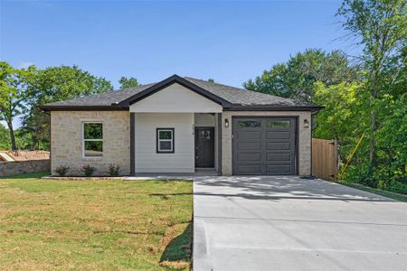 New construction Single-Family house 4018 Montana Trl, Granbury, TX 76048 - image