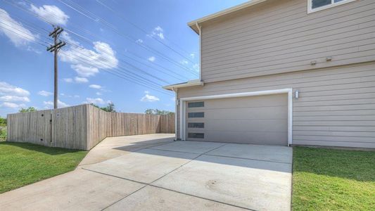 New construction Single-Family house 205 Ashford St, San Marcos, TX 78666 The Newhaven- photo 2 2