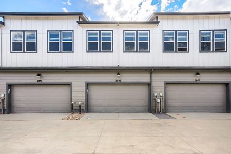 New construction Single-Family house 2849 Bear Springs Cir, Longmont, CO 80503 plan Terrain - image