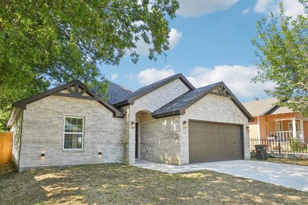 New construction Single-Family house 1310 E Myrtle St, Fort Worth, TX 76104 - image