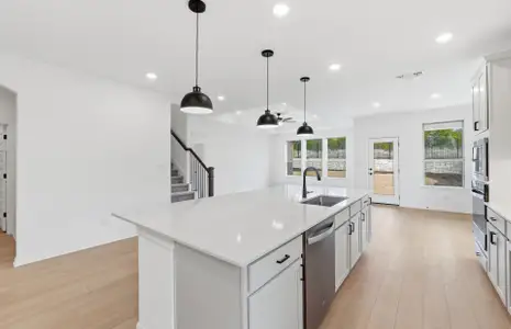 New construction Single-Family house 6917 Cliff Rose Dr, Spicewood, TX 78669 plan Caldwell - image 6