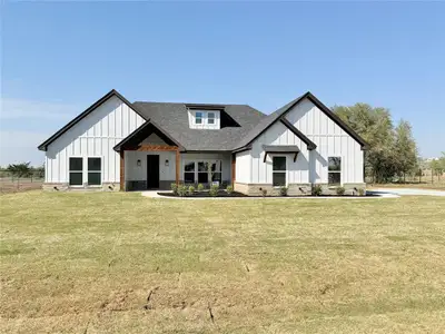 New construction Single-Family house 2001 Collin St, Weatherford, TX 76085 - image