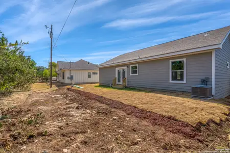 New construction Single-Family house 1130 Greenhill Dr, Canyon Lake, TX 78133 - image