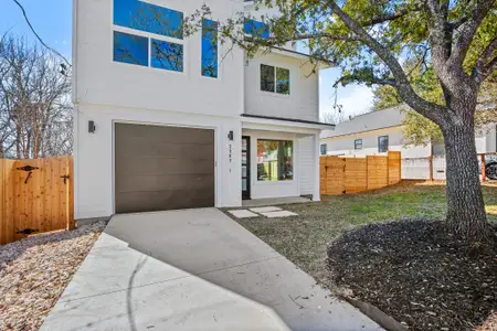 New construction Single-Family house 2207 E 13Th St, Unit 1, Austin, TX 78702 null- photo 26 26