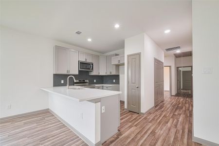 New construction Single-Family house 1101 Johnson St, Baytown, TX 77520 - image