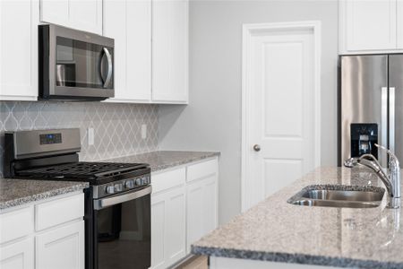 New construction Single-Family house 19572 Stripe Hill Bnd, Montgomery, TX 77316 plan Austin - image 8