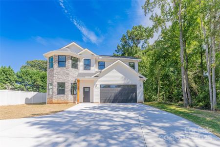 New construction Single-Family house 9818 Hood Rd, Charlotte, NC 28215 - image