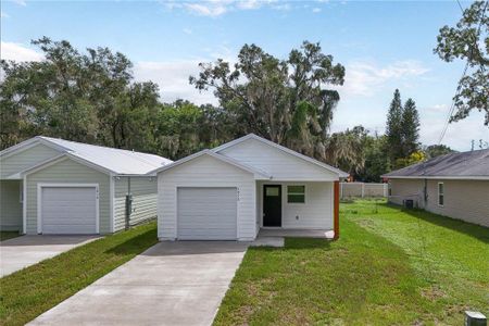 New construction Single-Family house 1012 E Hazzard Ave, Eustis, FL 32726 - image