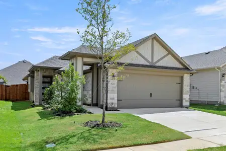 New construction Single-Family house 1621 Meadow Crst, Aubrey, TX 76227 - image