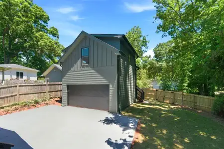 New construction Single-Family house 17 Lakeview Dr Ne, Atlanta, GA 30317 - image