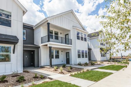 New construction Condo/Apt house 2060 Autumn Moon Drive, Windsor, CO 80550 - photo 0