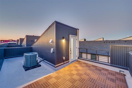 New construction Townhouse house 2906 Hawthorne Ave, Unit 104, Dallas, TX 75219 - image