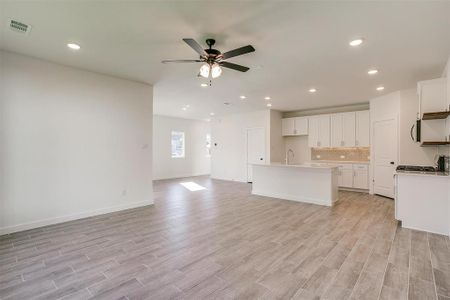 New construction Single-Family house 4542 Hogans Aly, Arlington, TX 76001 Sage - photo 22 22