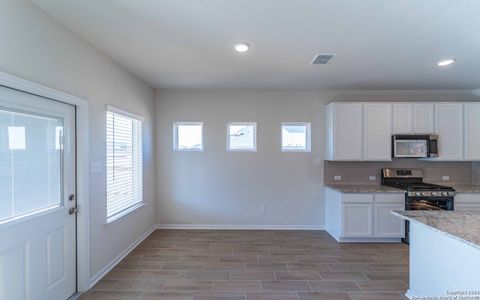 New construction Single-Family house 8836 Grey Elm, Elmendorf, TX 78112 Gemini- photo 15 15