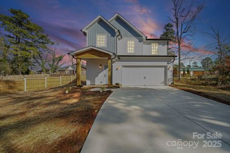 New construction Single-Family house 1301 Center St, Wadesboro, NC 28170 - image