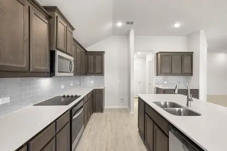 New construction Single-Family house 2637 River Bank Dr, Burleson, TX 76028 plan Dover - image 6