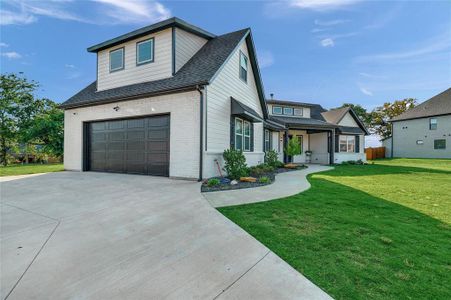 New construction Single-Family house 168 Lakeview Circle, Pilot Point, TX 76258 - photo 0