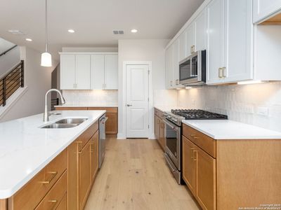 New construction Single-Family house 550 Mcmonigal Pl, San Antonio, TX 78210 plan Espada - image 8